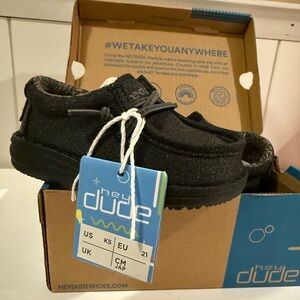 Hey Dude Kids' Black Wally Chukka Shoes BRAND NEW - Never Worn